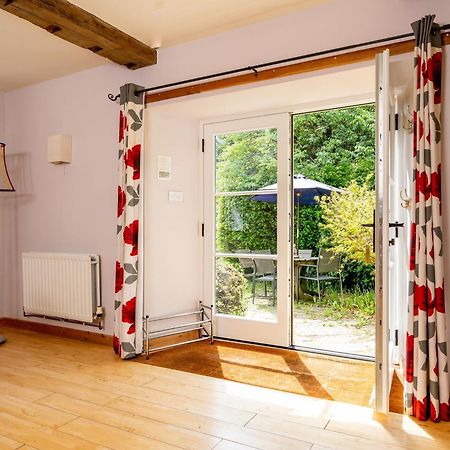 Bramley Cottage Ottery St Mary Bagian luar foto
