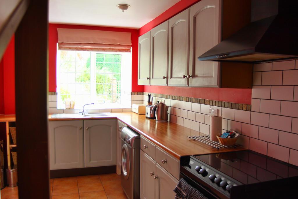 Bramley Cottage Ottery St Mary Bagian luar foto